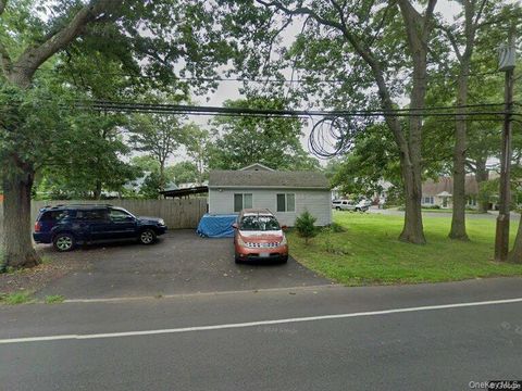 56 Dix Hills Rd Huntington Station NY 11743