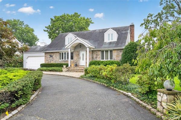 146 LONGWOOD AVE, WESTBURY, NY 11590 - Image fec9c6bb6797bf30229aec9f2640c0aa/269830254