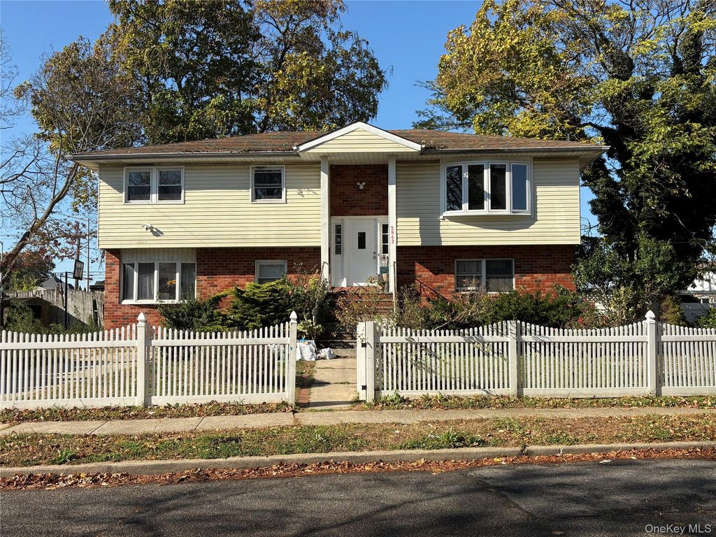 Photo of 2842 Dahlia Avenue, Baldwin, NY 11510 (MLS # 960530)