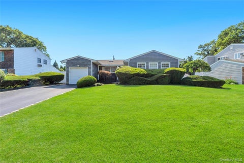 Homes For Sale - 22 Dover Hill Drive<br/> Suffolk County, Nesconset, NY 11767