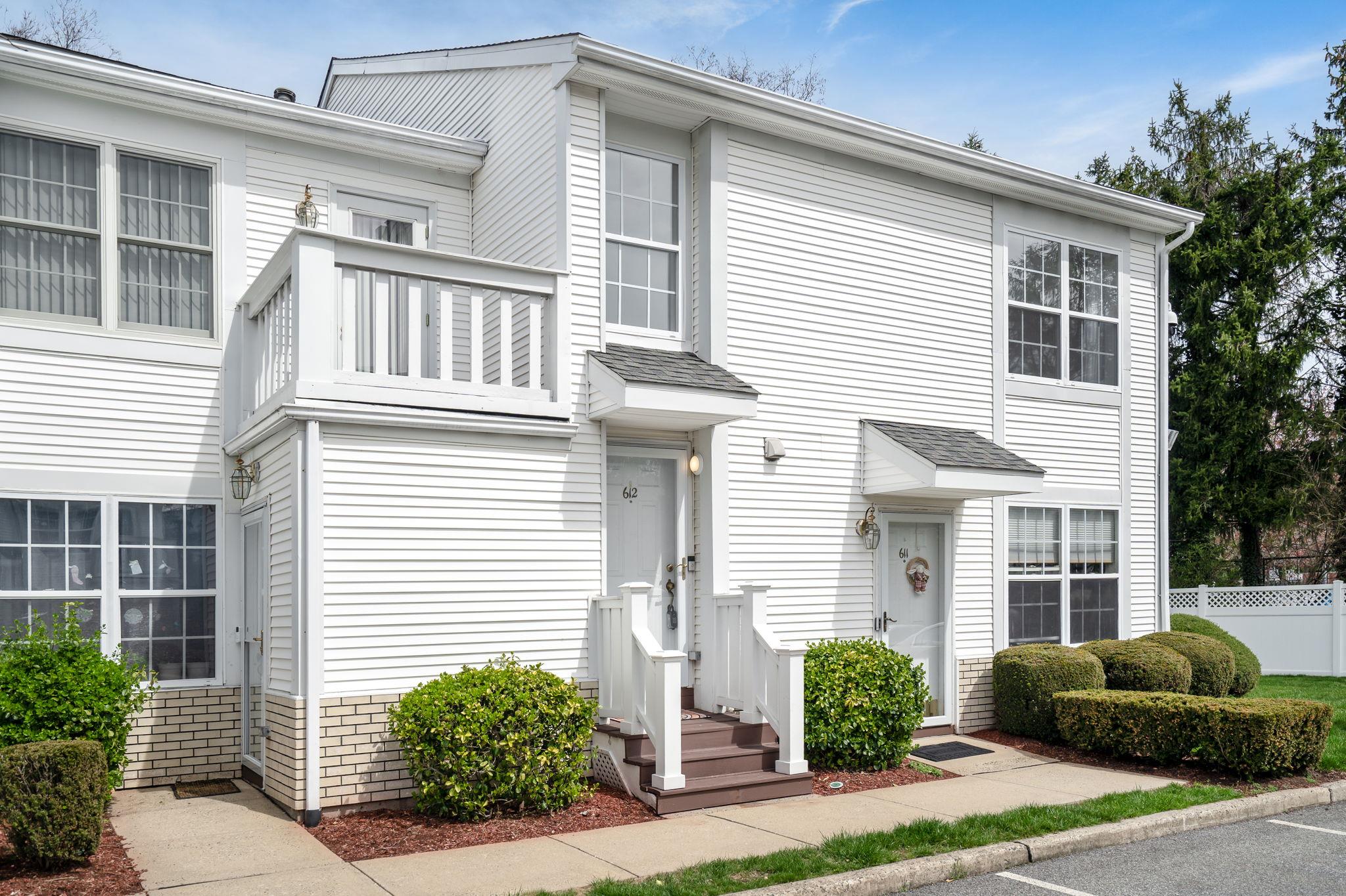 355 Old Tarrytown Road #612, White Plains, New York image 1