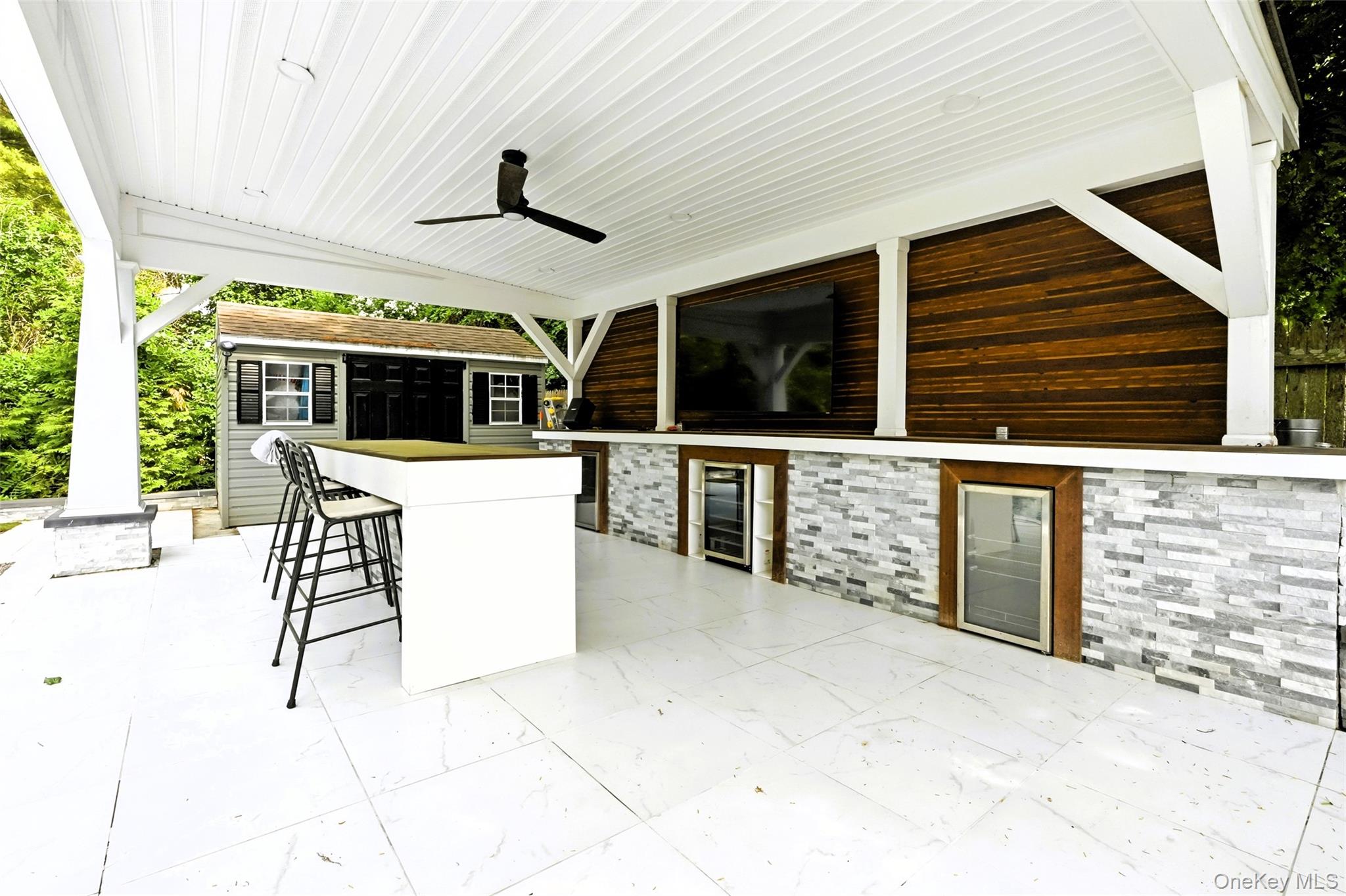 957 Gardiner Drive