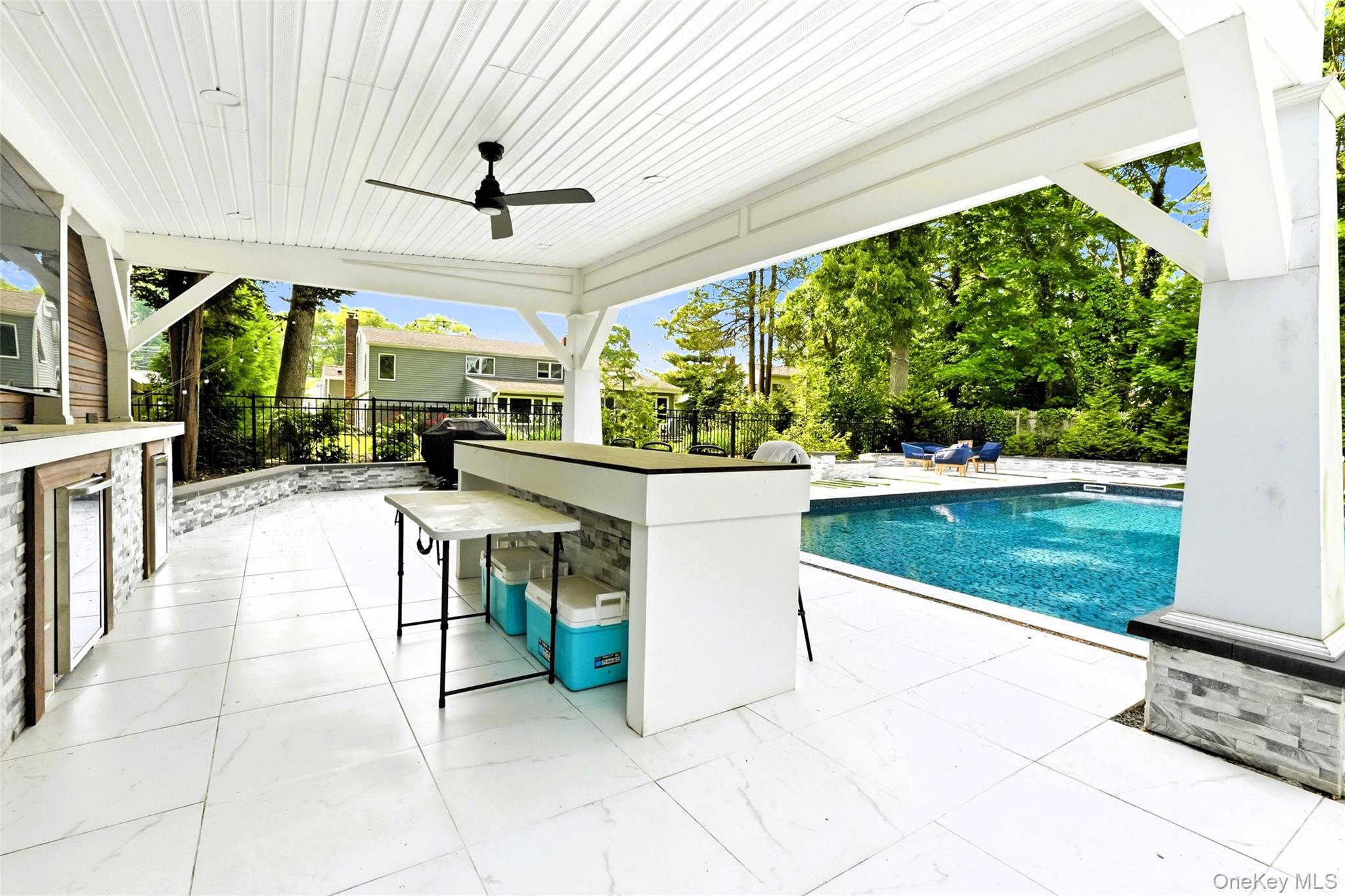 957 Gardiner Drive