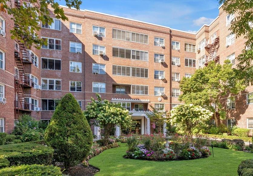 Property for Sale at 108 Street A53, Forest Hills, Queens, NY - Bedrooms: 2 
Bathrooms: 1 
Rooms: 4  - $540,000