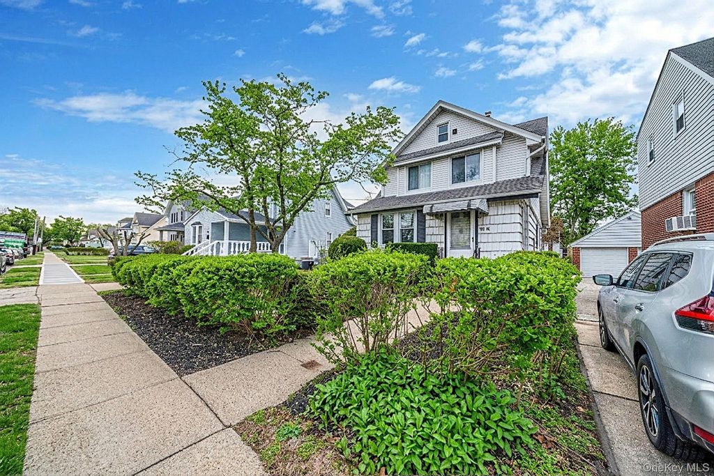 Photo of 24718 137th Avenue, Rosedale, NY 11422 (MLS # 971203)