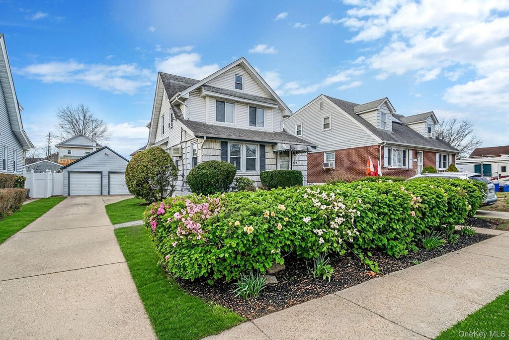 Photo of 24718 137th Avenue, Rosedale, NY 11422 (MLS # 971203)