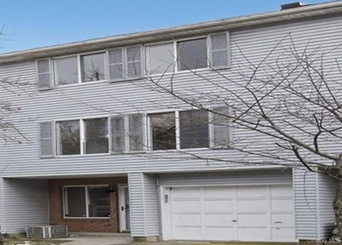 623 ILYSSA Way Staten Island NY 10312