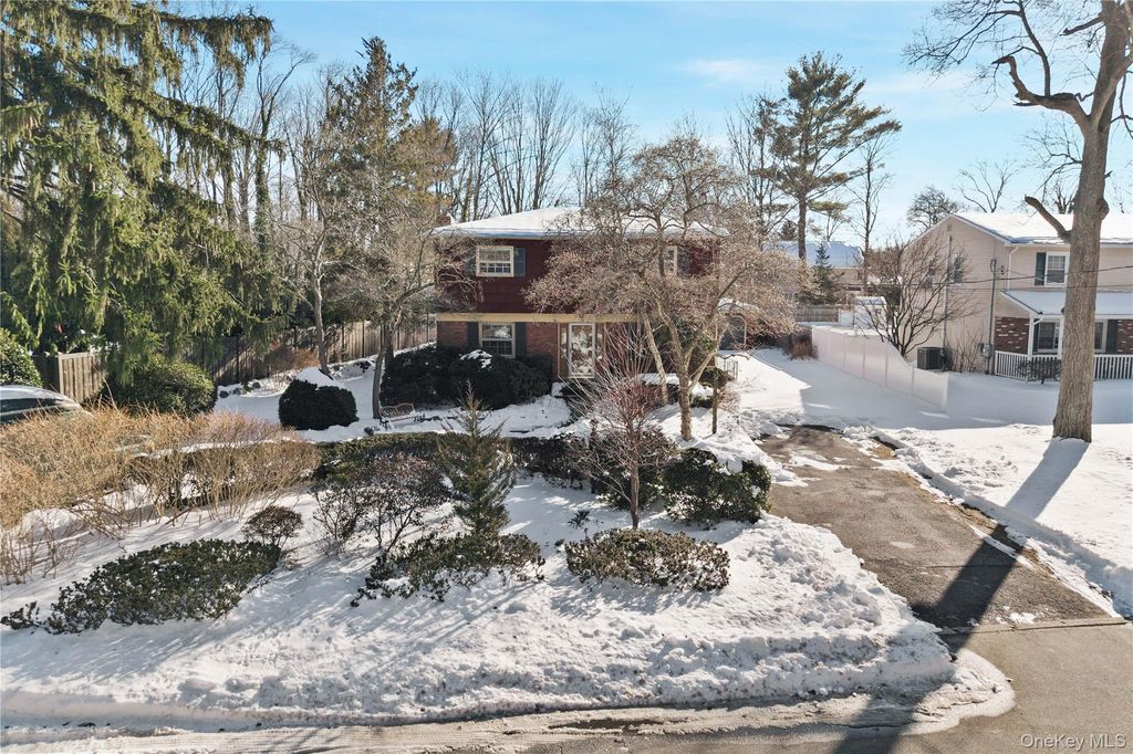 Photo of 66 Darling Avenue, Smithtown, NY 11787 (MLS # 961489)