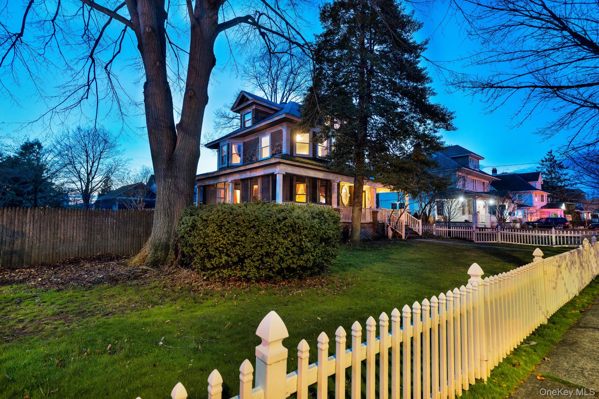 320 S Bayview Avenue