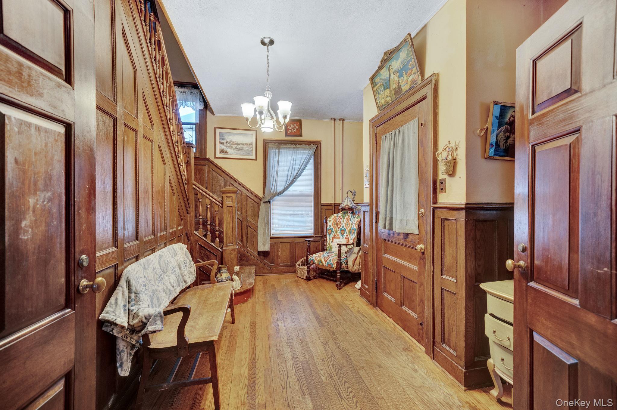 320 S Bayview Avenue