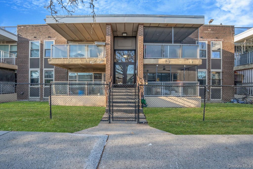 Photo of 1020 Elton Street #18BB, Brooklyn, NY 11208 (MLS # 947320)