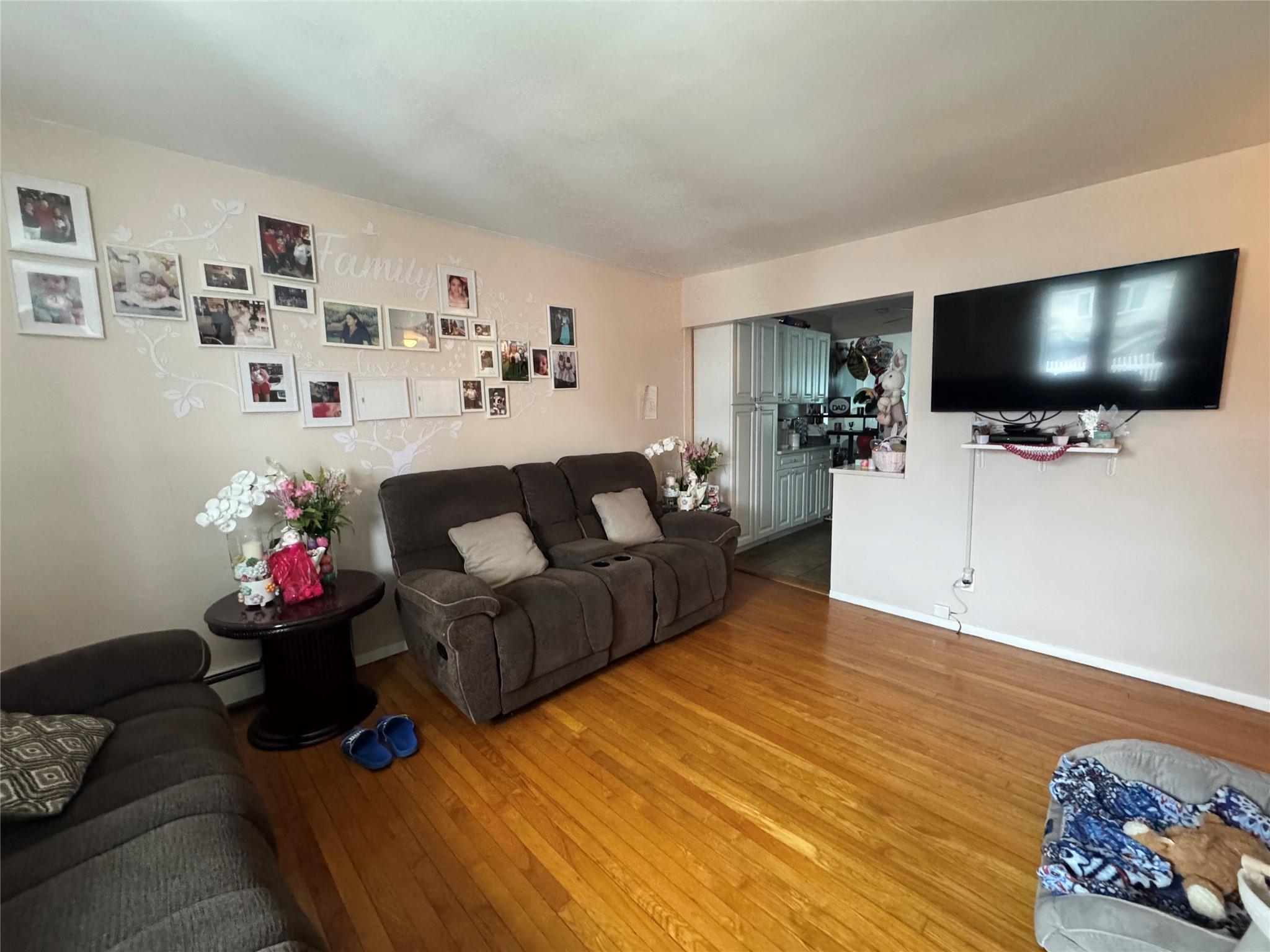 315 Cedar Court, Copiague, New York image 4