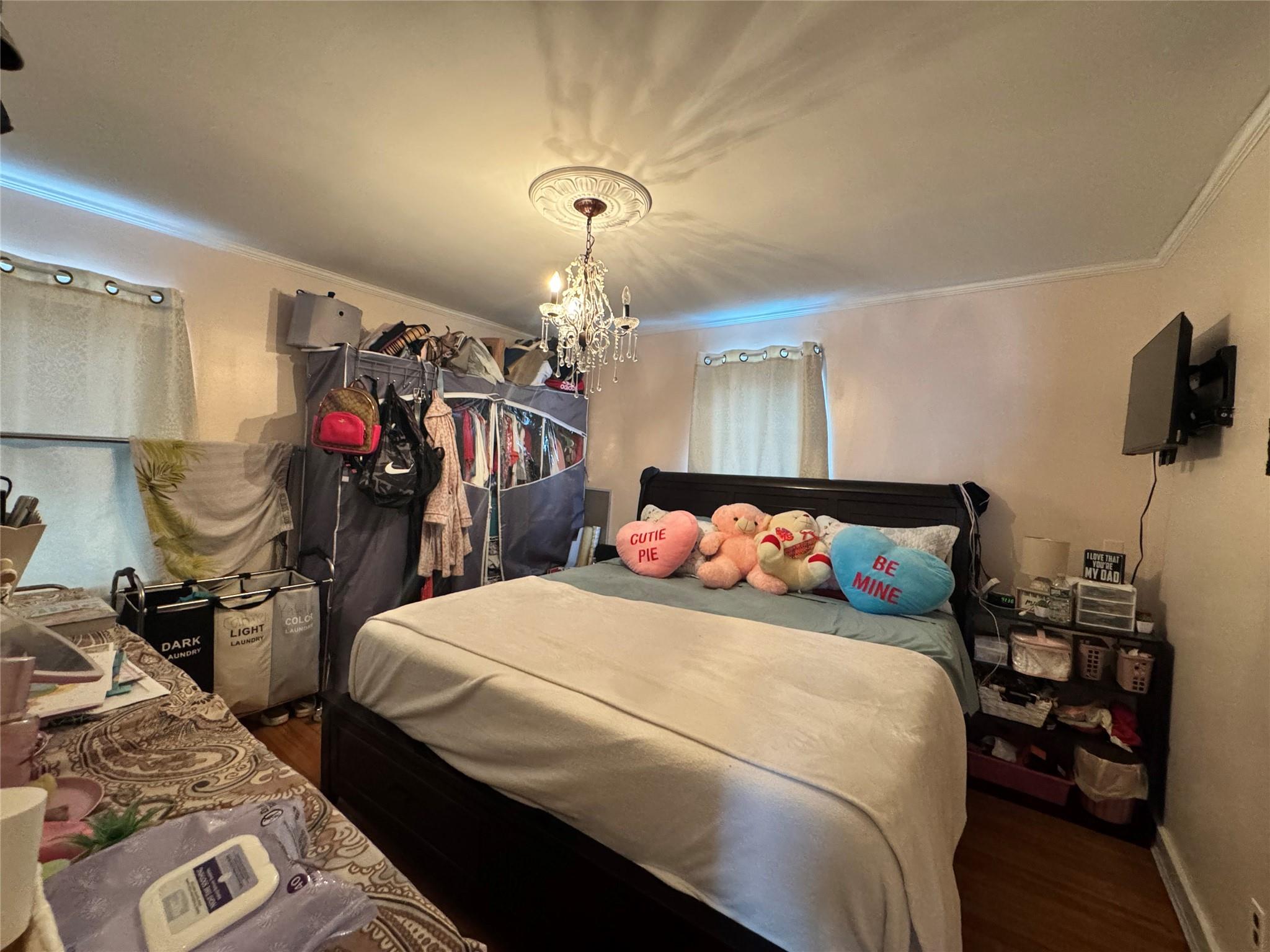 315 Cedar Court, Copiague, New York image 8