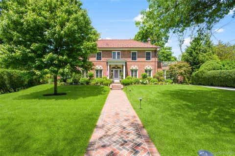 Homes For Sale - 30 Elm Avenue<br/> Larchmont, NY 10538