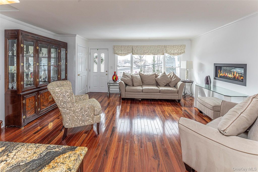 Photo of 26 Dexter Road, Yonkers, NY 10710 (MLS # 953065)