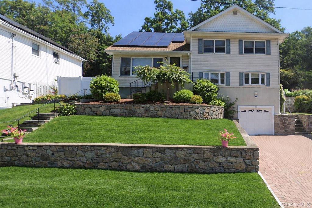 Photo of 26 Dexter Road, Yonkers, NY 10710 (MLS # 953065)