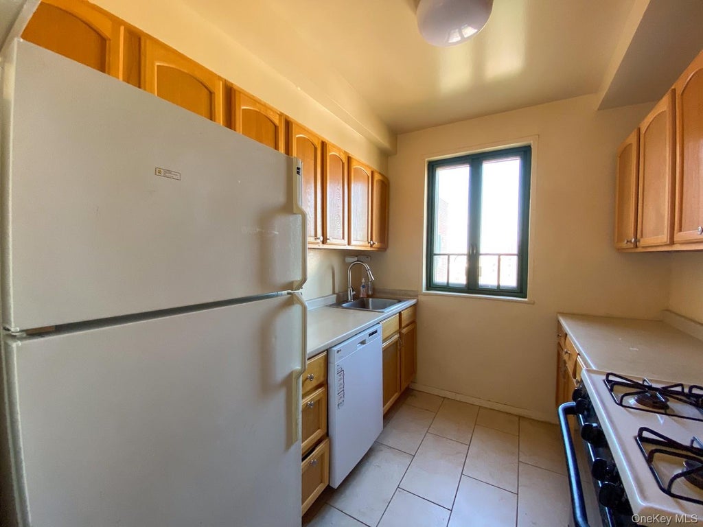 Photo of 14 Metropolitan Oval #12B, Bronx, NY 10462 (MLS # 1068007)