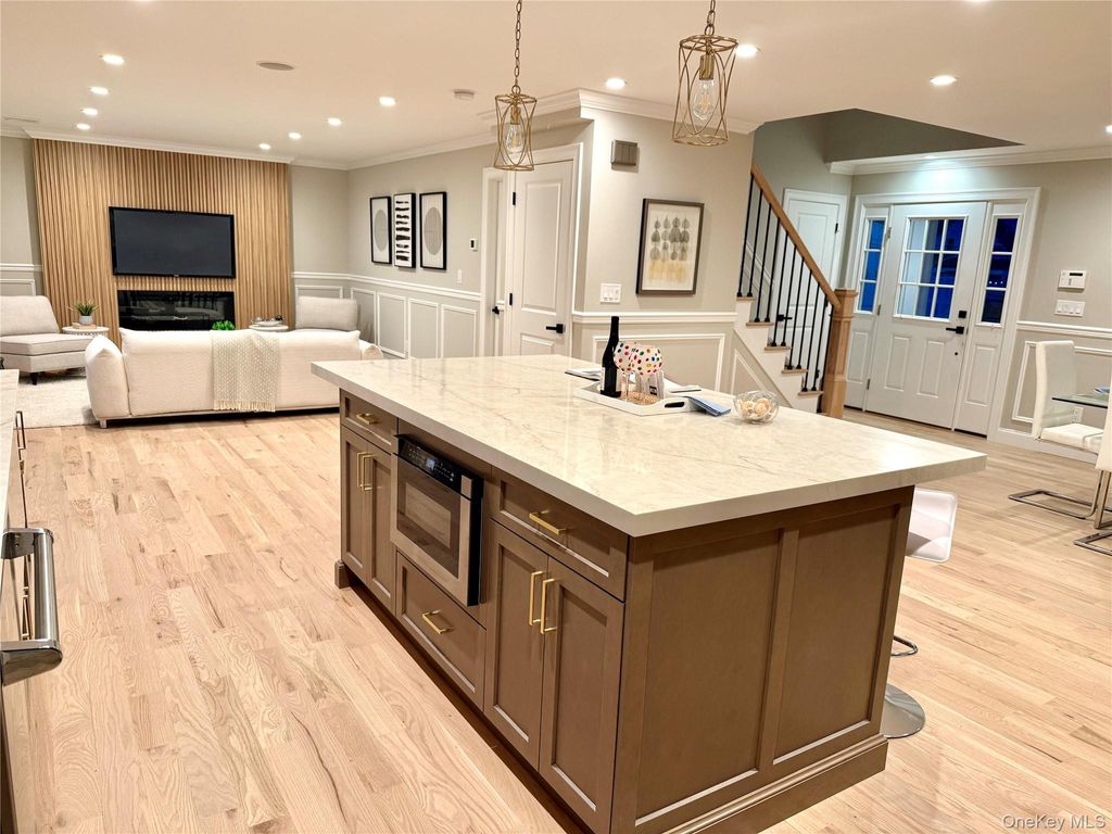 Photo of 3 Narkin Court, Hicksville, NY 11801 (MLS # 940286)