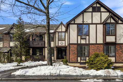 17 Foxwood Drive 5 Pleasantville NY 10570