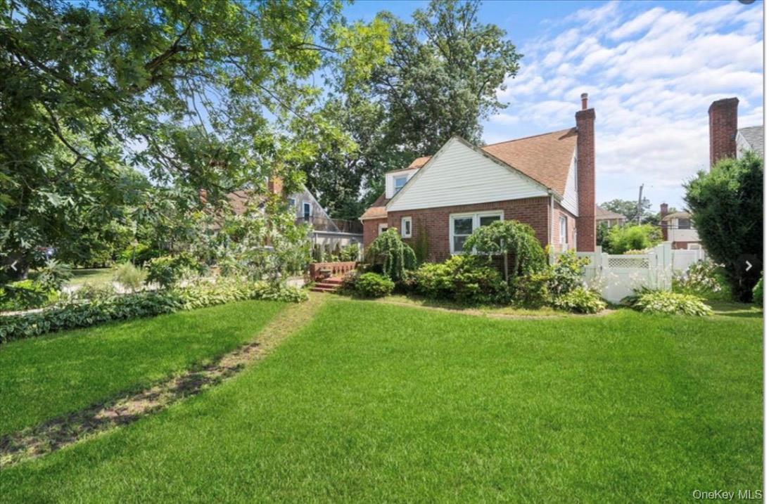 1752 New Hyde Park Road