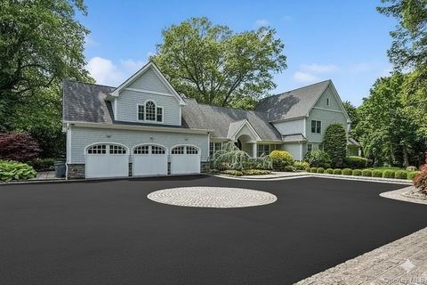 3 The Brae Woodbury NY 11797