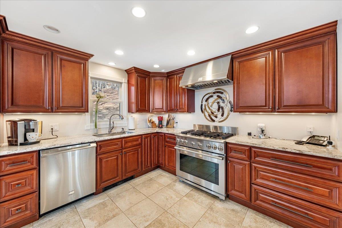 317 N Miller Hill Road, Carmel, New York image 9