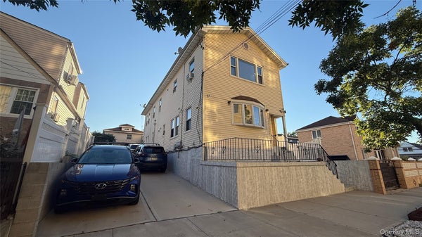 11412 142ND ST, SOUTH OZONE PARK, NY 11436 - Image ff2de9190b324c43ed53188ead494e1e/3473152664