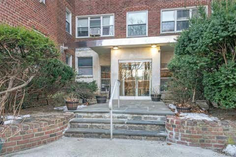 Homes For Sale - 1234 Midland Ave #5F<br/> Bronxville, NY 10708