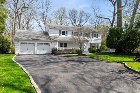 Homes For Sale - 8 Heritage Court<br/> Cold Spring Harbor, NY 11724