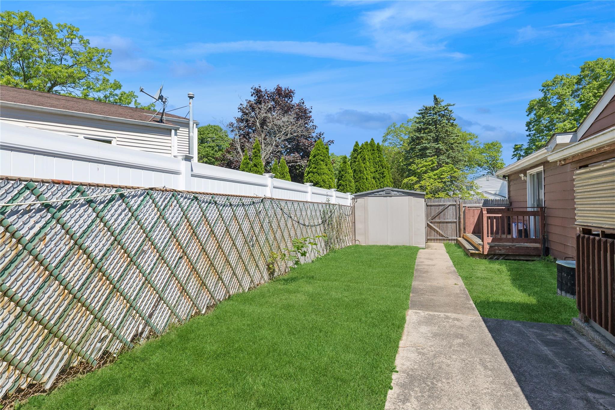 26 Beach Avenue, Port Jefferson Station, New York image 29