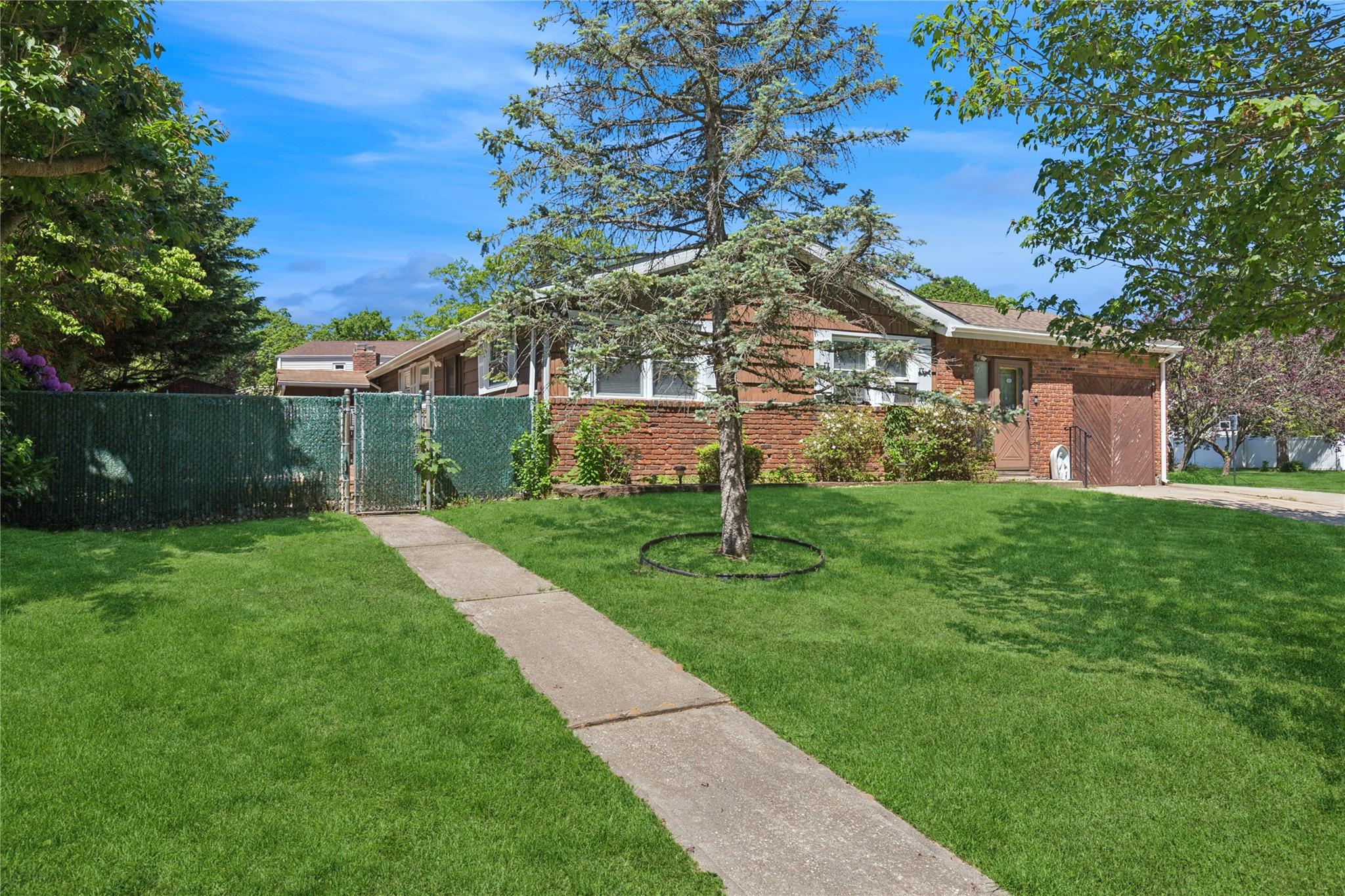 26 Beach Avenue, Port Jefferson Station, New York image 3