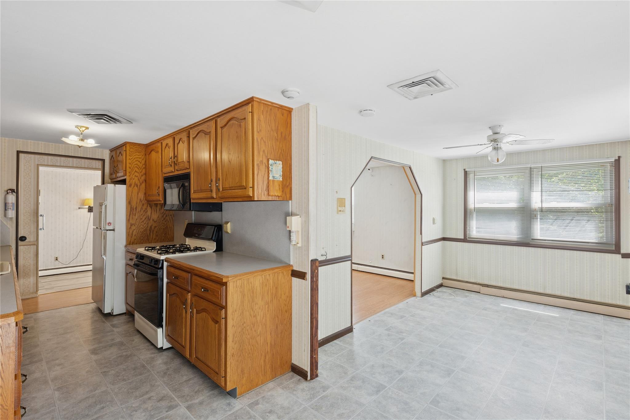 26 Beach Avenue, Port Jefferson Station, New York image 12