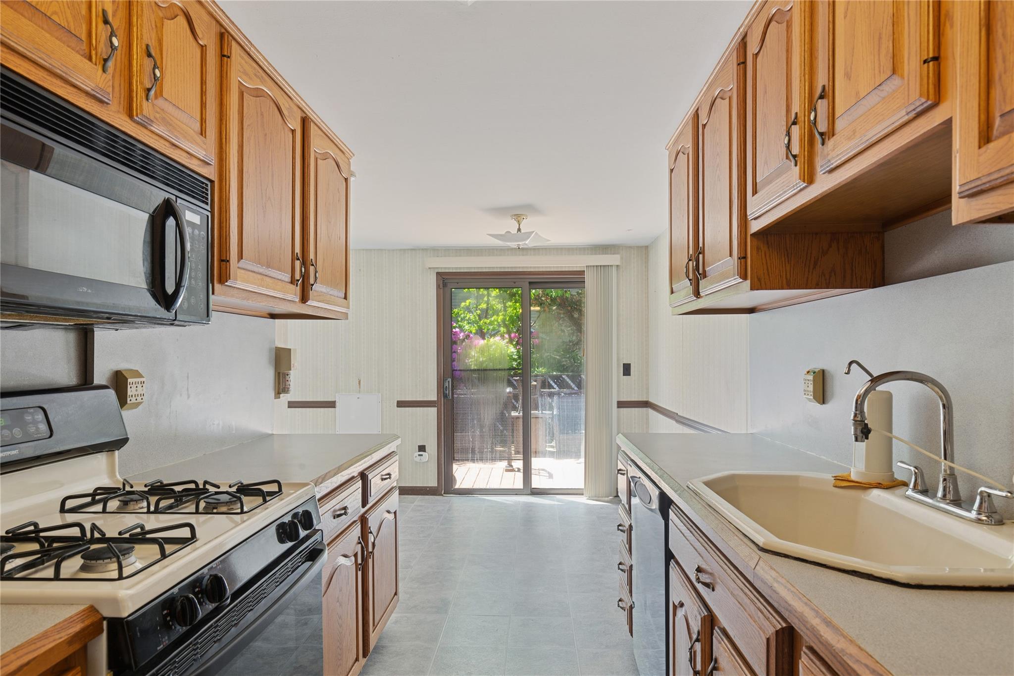 26 Beach Avenue, Port Jefferson Station, New York image 14