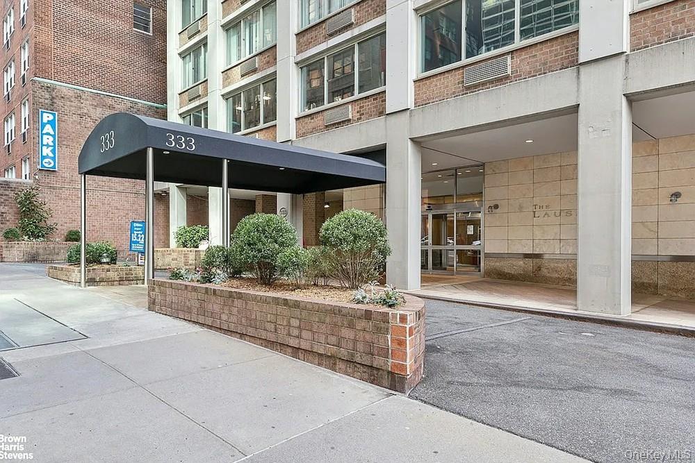 Photo of 333 E 45th Street #17F, New York (Manhattan), NY 10017 (MLS # 1060025)