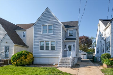 Apartment For Sale - 119 Munro Boulevard<br/> Valley Stream, NY 11581