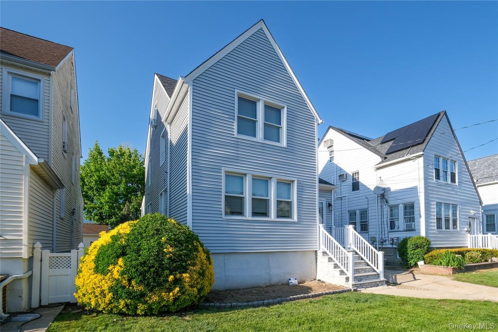 Photo of 119 Munro Boulevard, Valley Stream, NY 11581 (MLS # 992744)