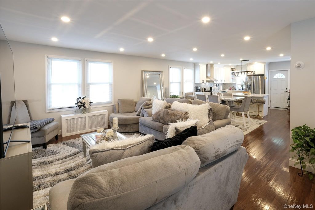 Photo of 119 Munro Boulevard, Valley Stream, NY 11581 (MLS # 992744)