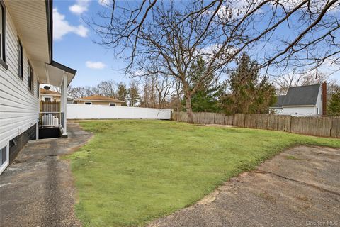 34 Propose Road Shirley NY 11967