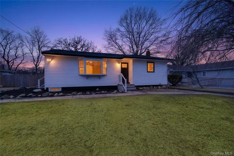 34 Propose Road Shirley NY 11967