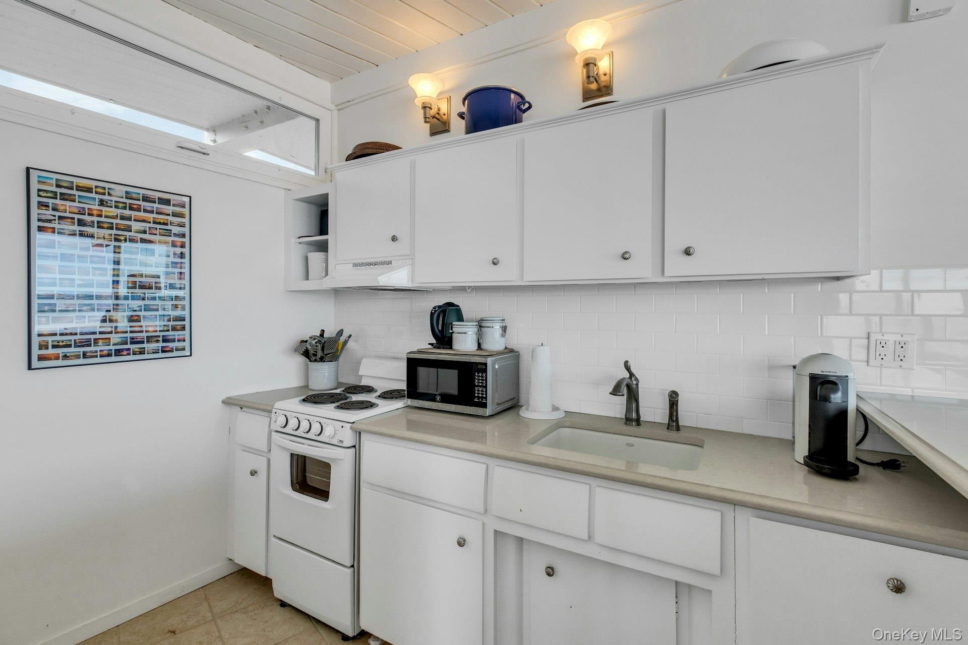 101 Dune Road C-13