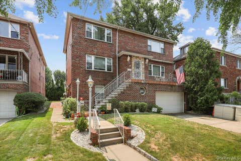 Photo of 1184 Rhinelander Avenue, Bronx, NY 10461 (MLS # 1029145)