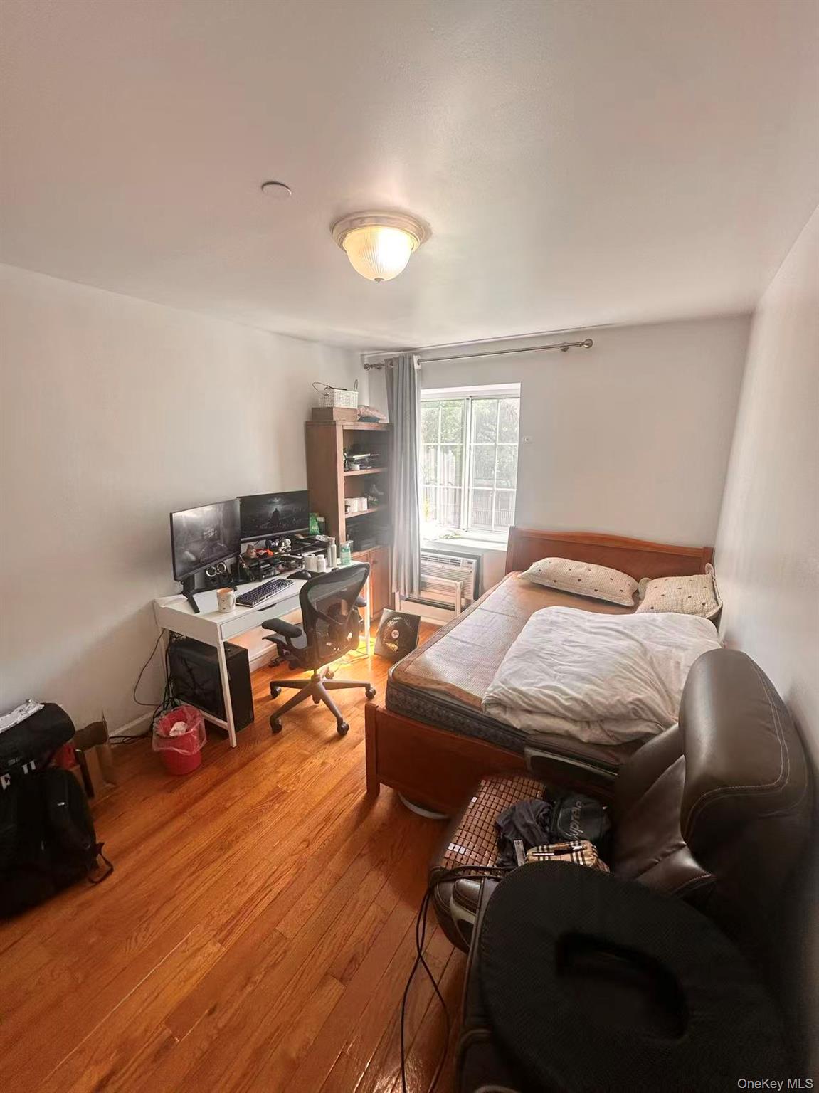 35-06 Leavitt Street 4F