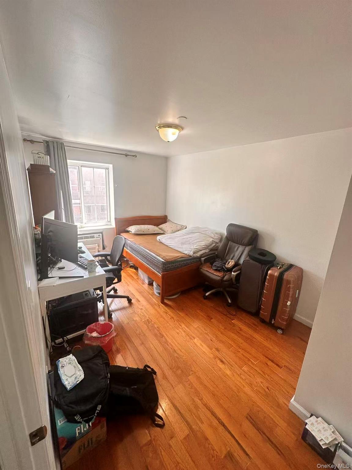 35-06 Leavitt Street 4F
