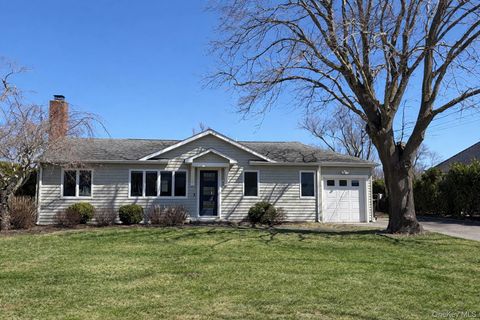 21 Tarpon Road East Quogue NY 11942