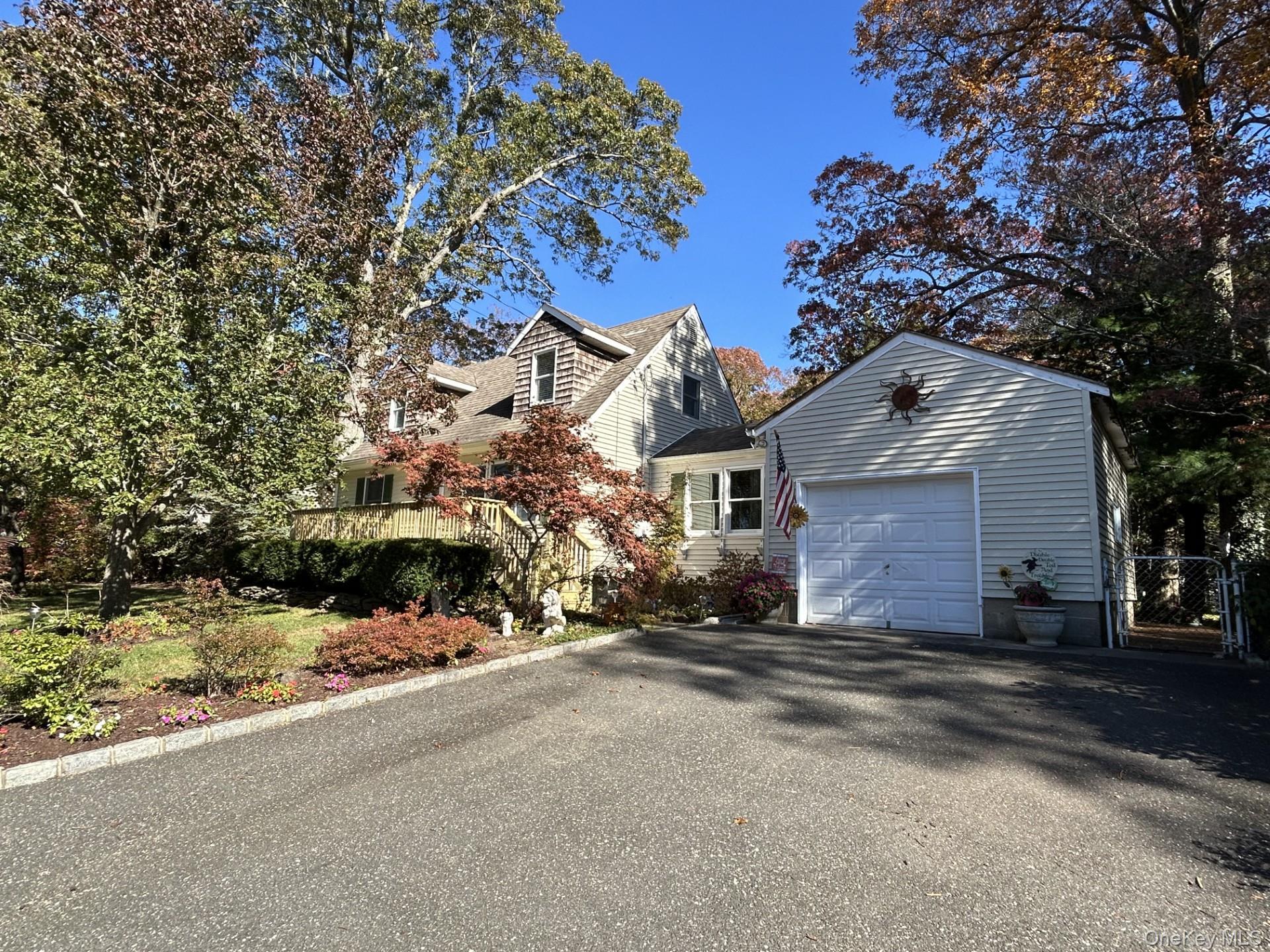 21 Lakeview Drive