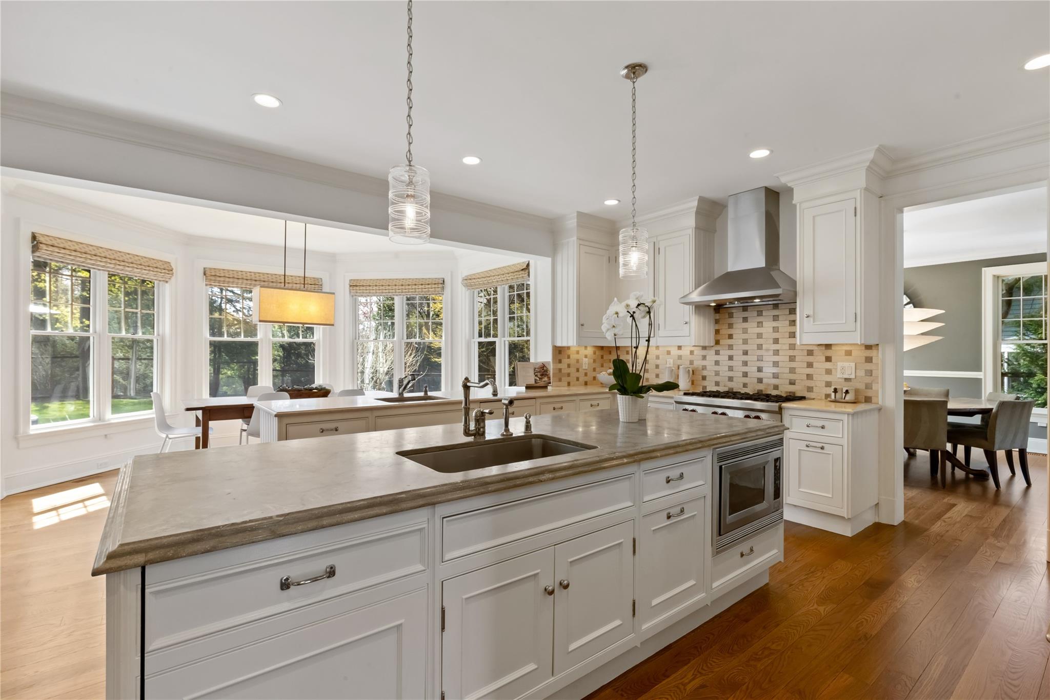 32 Fairview Road, Scarsdale, New York image 9