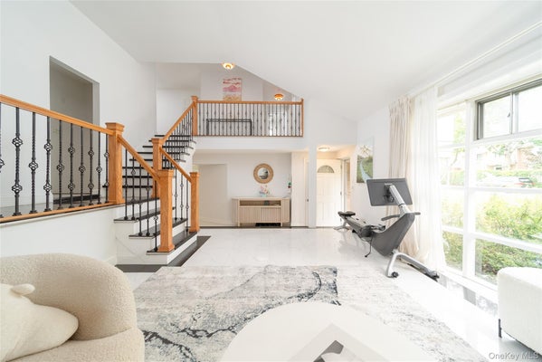 1 HORIZON RD, GREAT NECK, NY 11020 - Image ff5fec0bb21caae6d6d1d69425ef43de/960652167