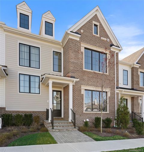 Condo For Sale - 17 Lila Lane<br/> Chappaqua, NY 10514
