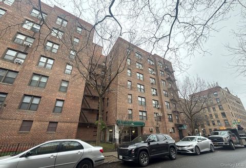 Photo of 33-47 91st Street #5A, Jackson Heights, NY 11372 (MLS # 971320)
