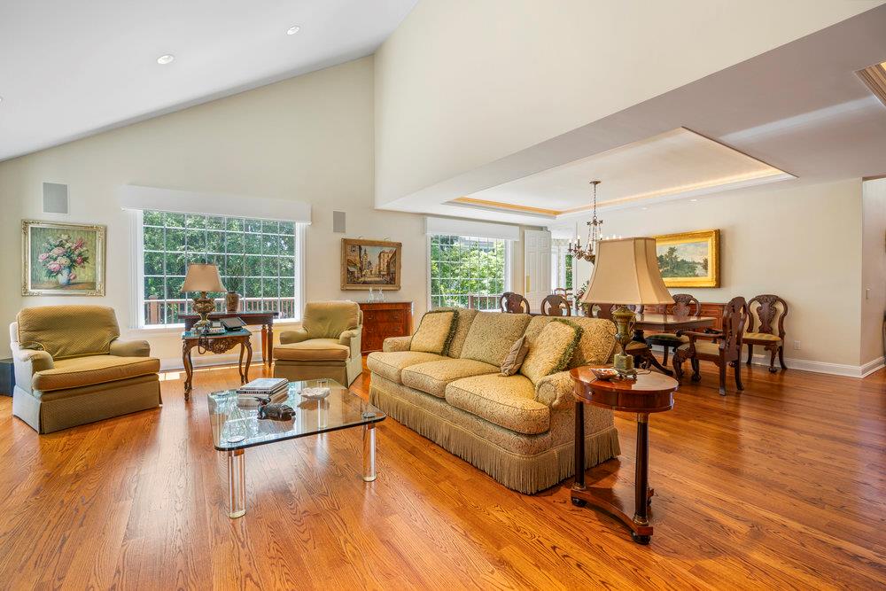 21 Gracewood Drive, Manhasset, New York image 16